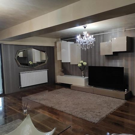 Apartament Lux Ultracentral Craiova Exterior photo